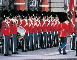 The Royal Guards in Galla Uniform by Ted Fahn - VisitDenmark